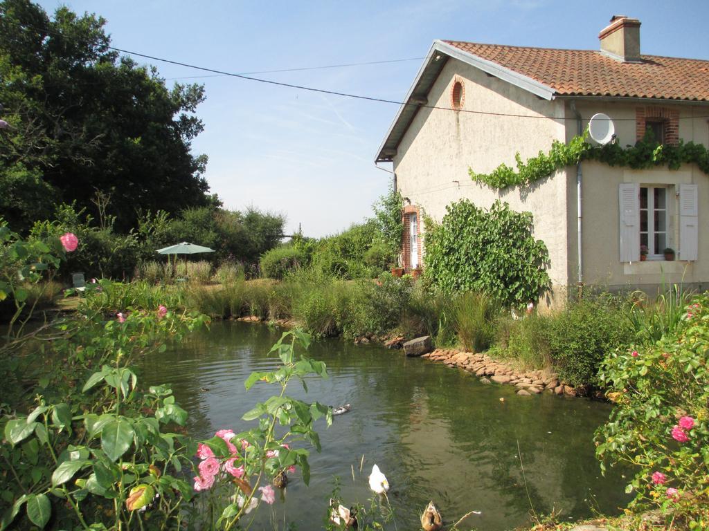 Villa Chez Tartaud Lathus St Remy Exterior foto