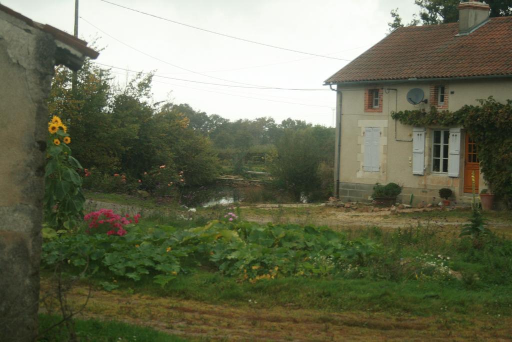 Villa Chez Tartaud Lathus St Remy Exterior foto